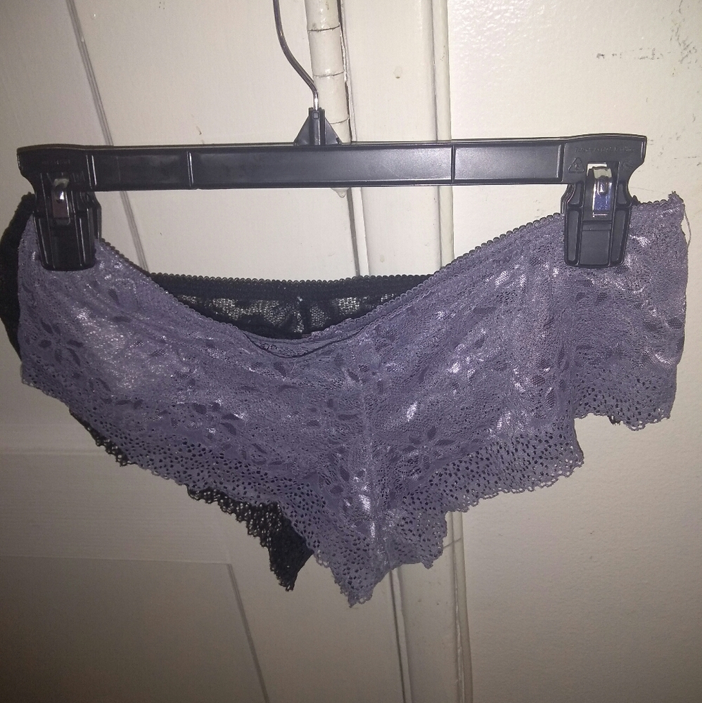 Lingerie - Picture 2 of 6